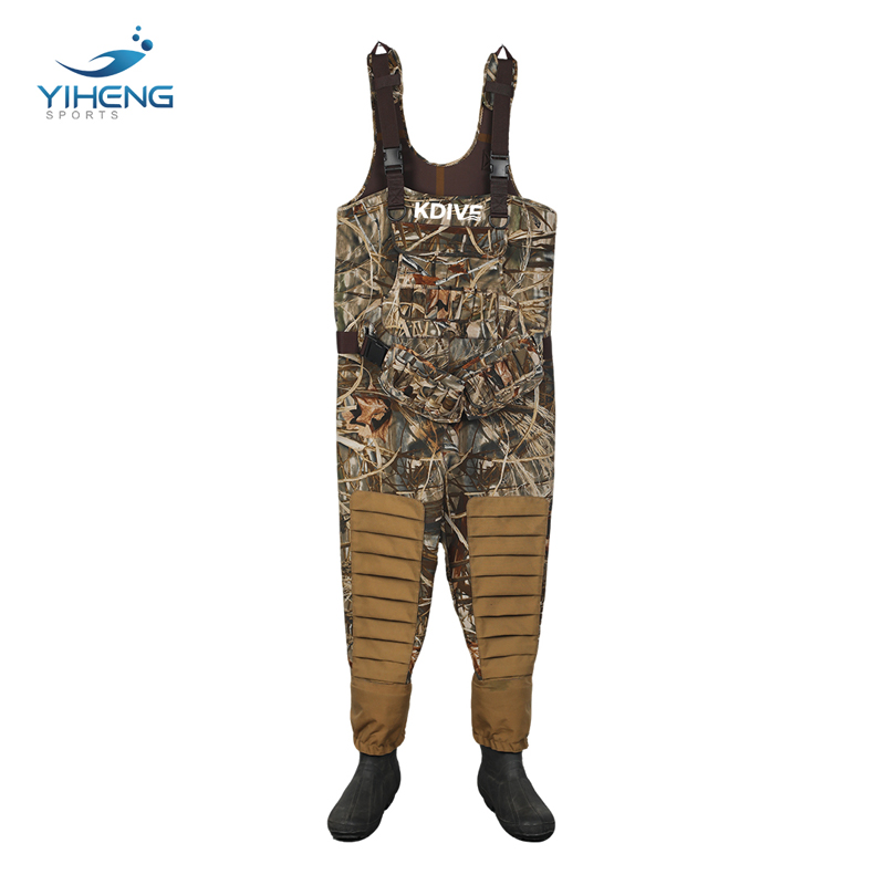 Vadeador de pecho con bota de neopreno de camuflaje