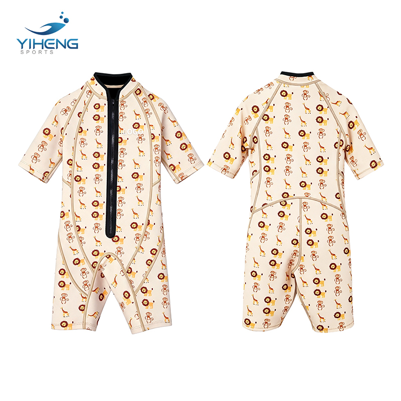 Traje de neopreno para niños con protección UV transpirable UPF50+ con estampado de dibujos animados beige de 2 mm